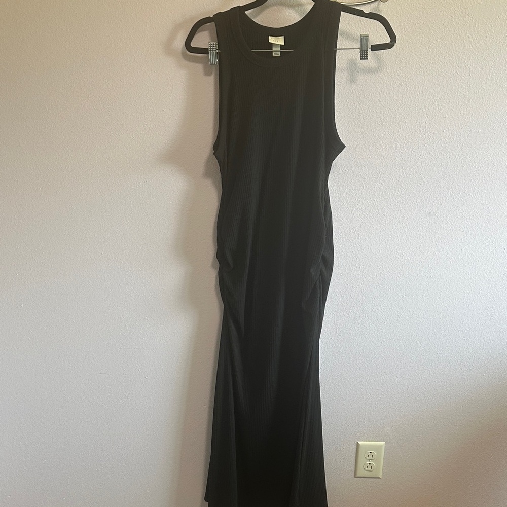 Sleeveless Black Ribbed Maxi Dress